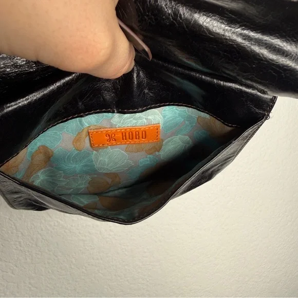 Hobo Bag Glade Crossbody Black Leather Adjustable Strap Multi Pocket - Picture 8 of 16